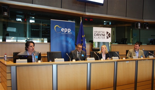 Hrvatski izvoznici na konferenciji Hrvatskog drvnog klastera
